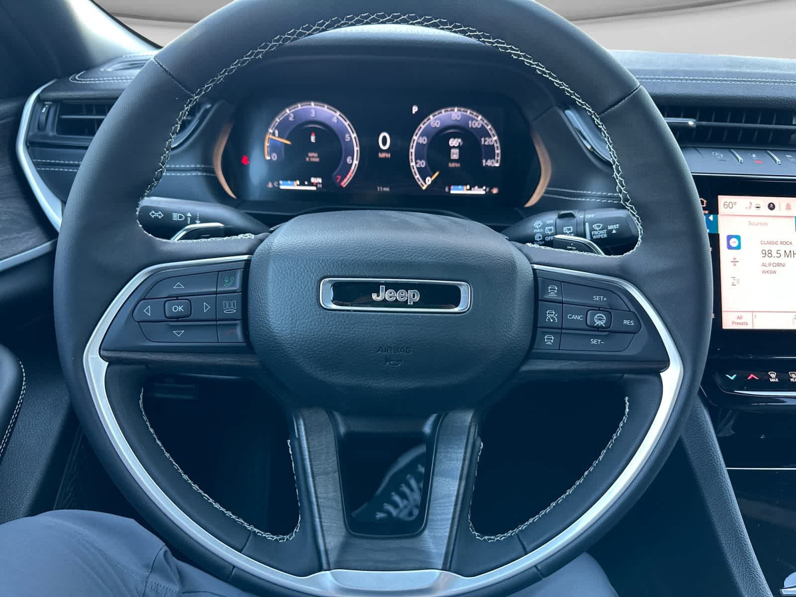 2026 Jeep Grand Cherokee Laredo Altitude