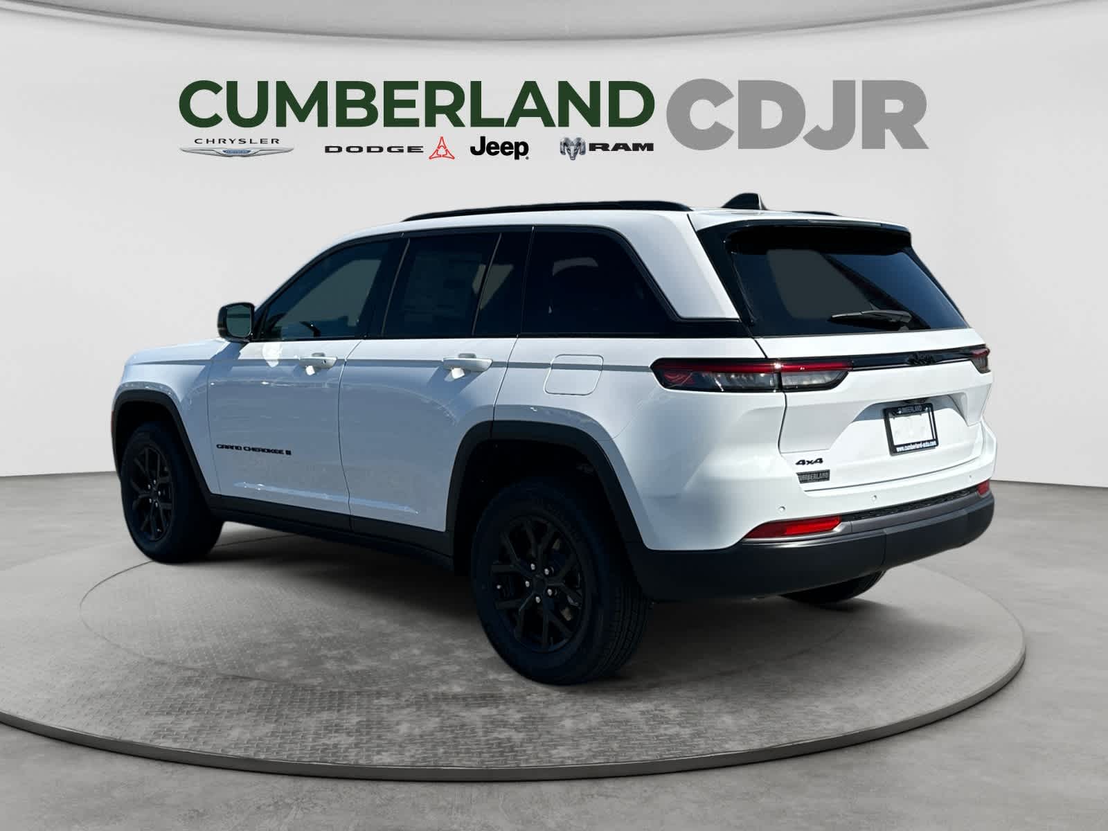 2026 Jeep Grand Cherokee Laredo Altitude