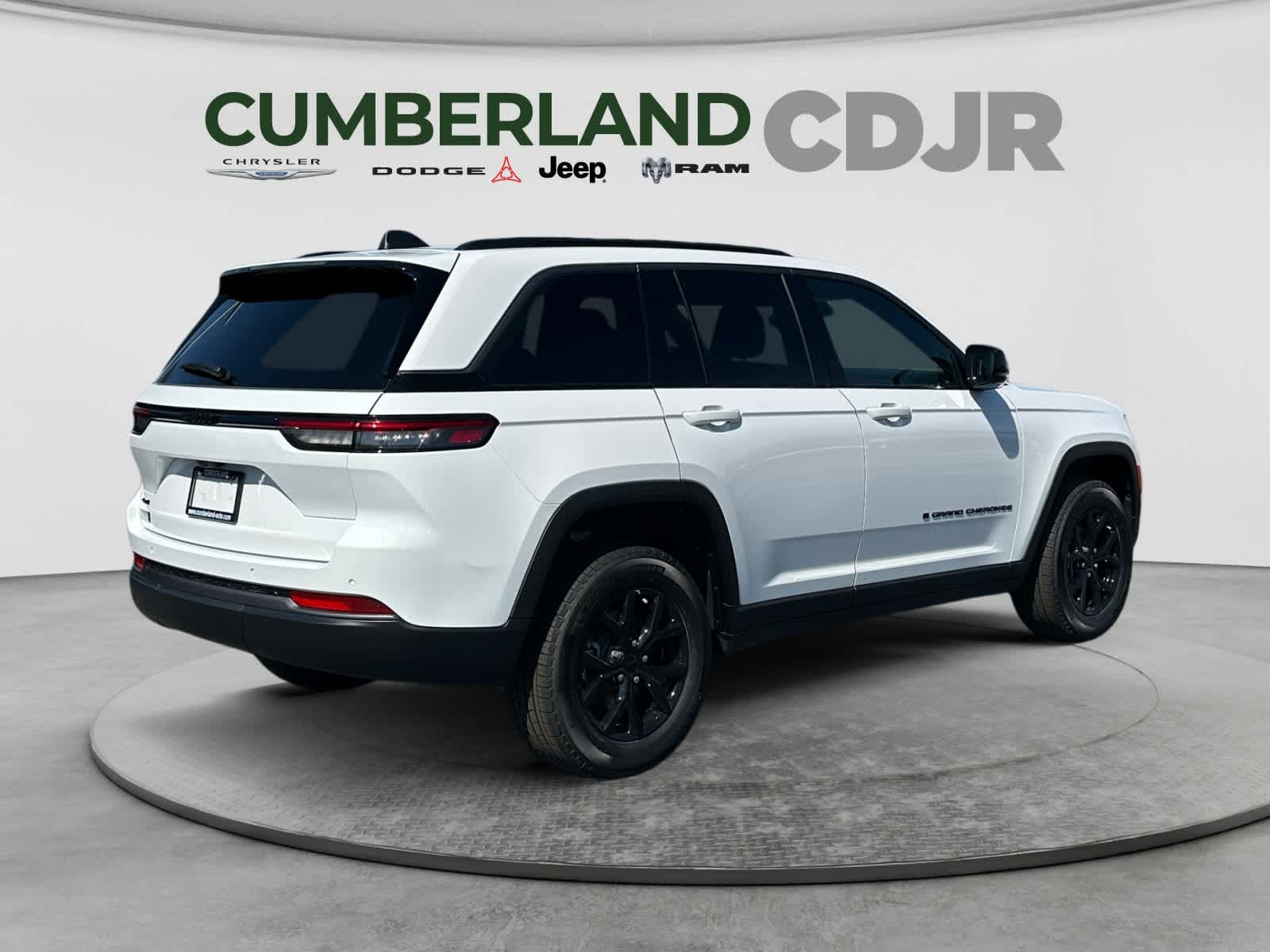 2026 Jeep Grand Cherokee Laredo Altitude