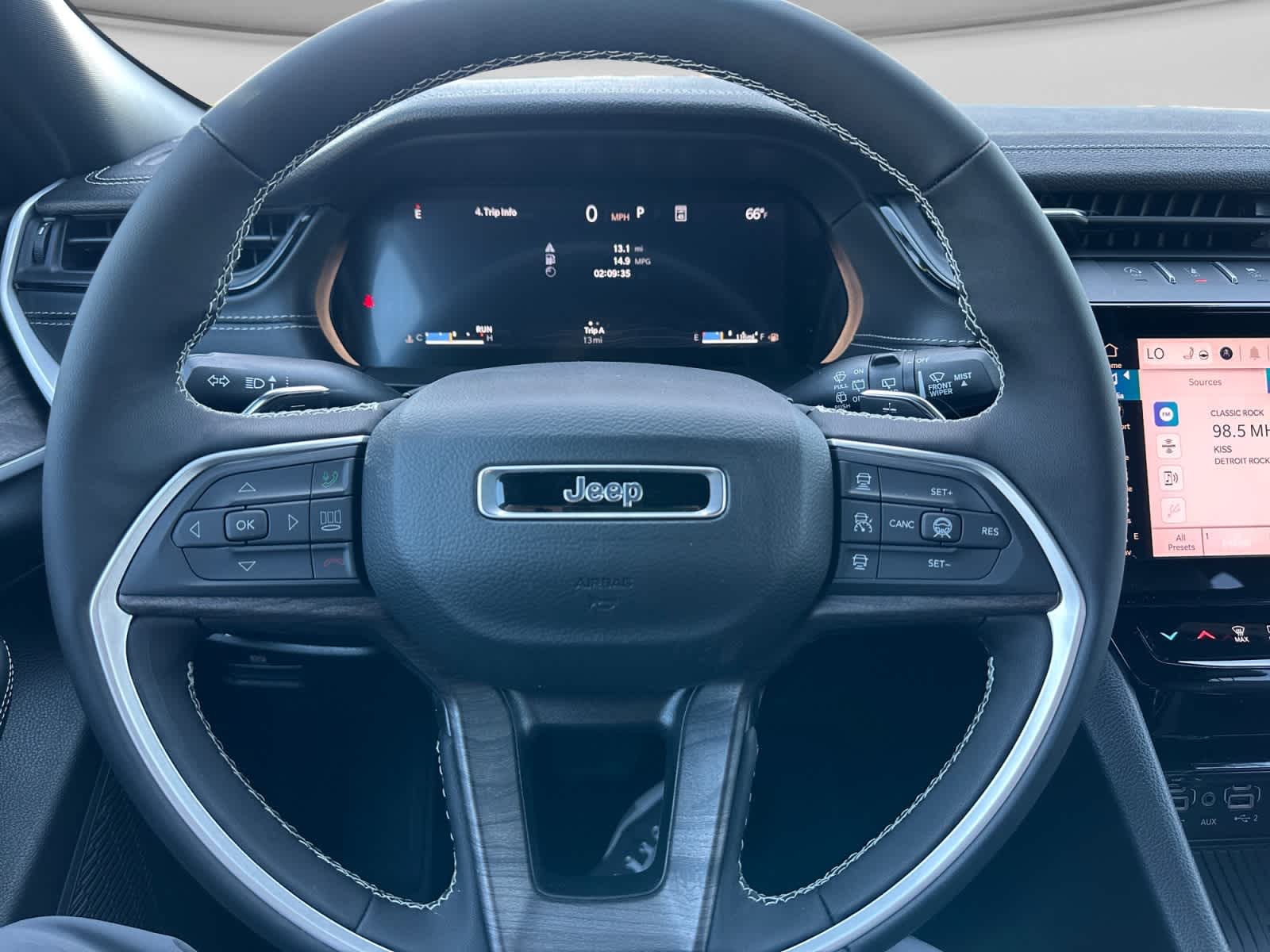 2026 Jeep Grand Cherokee Laredo Altitude