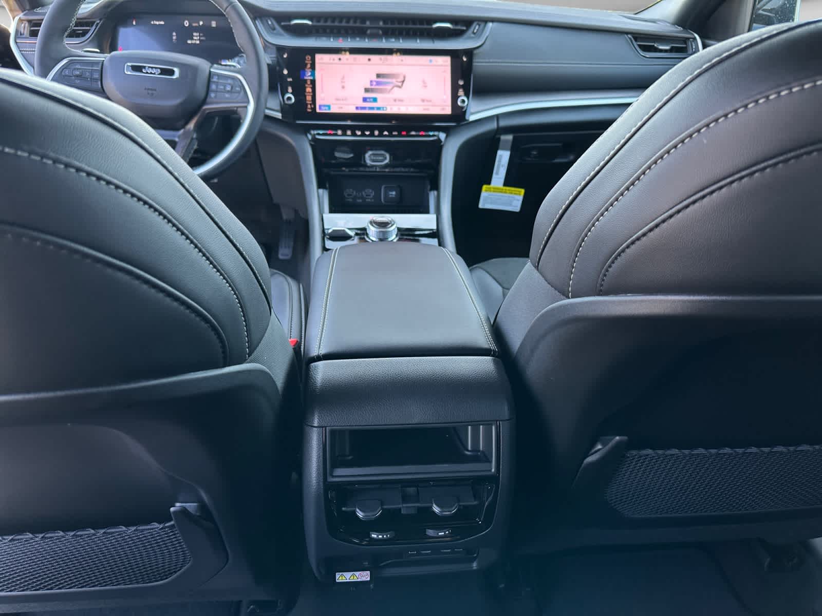 2026 Jeep Grand Cherokee Laredo Altitude