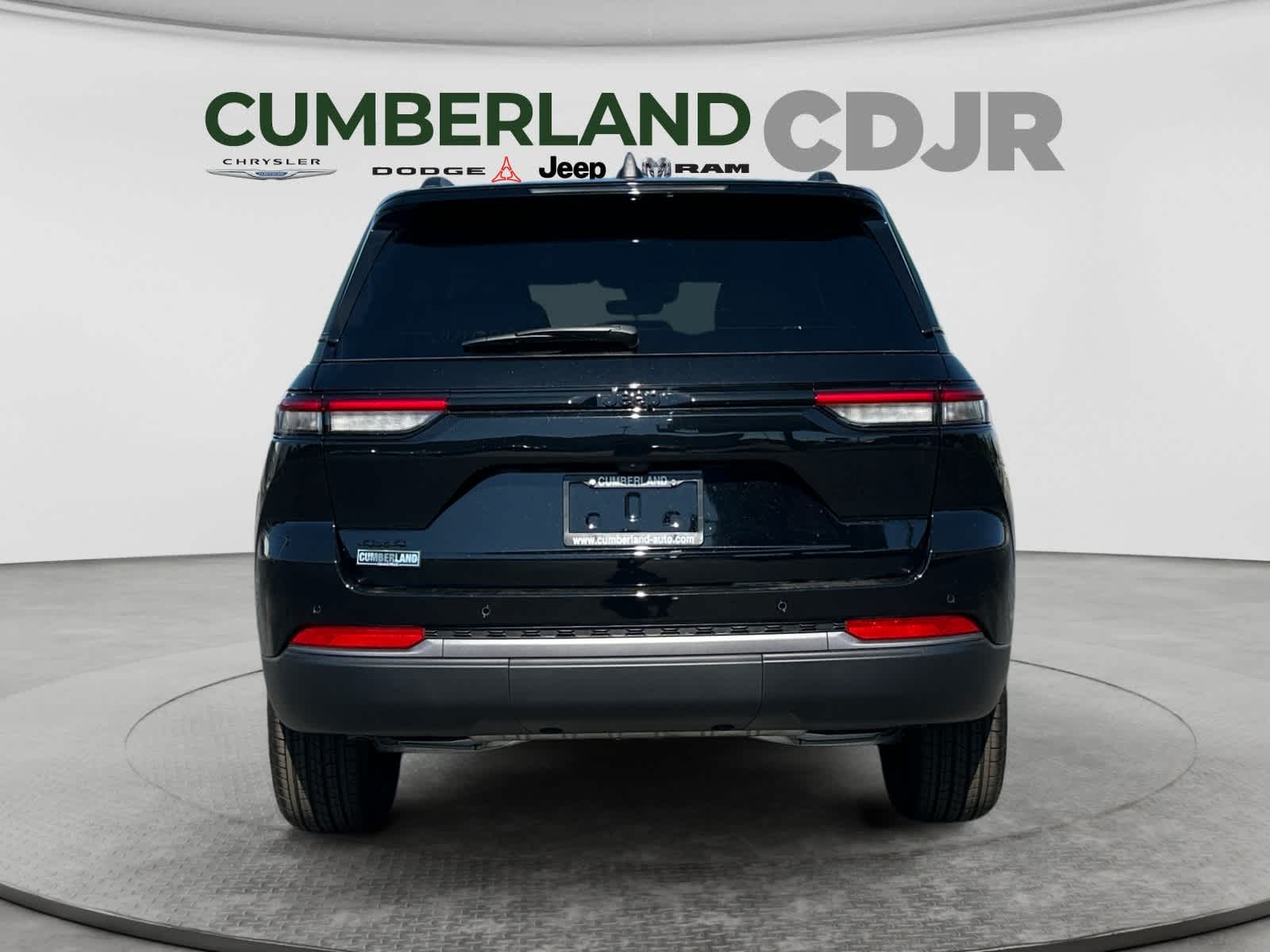 2026 Jeep Grand Cherokee Laredo Altitude