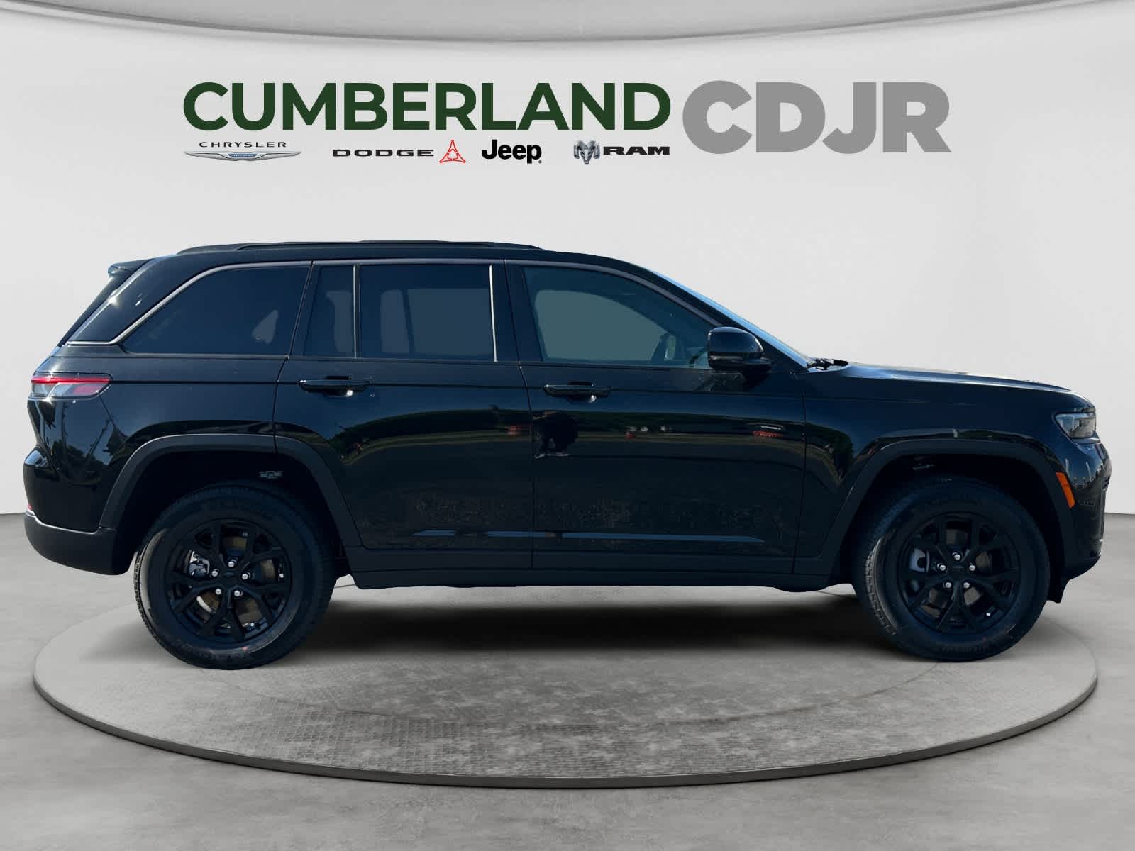 2026 Jeep Grand Cherokee Laredo Altitude