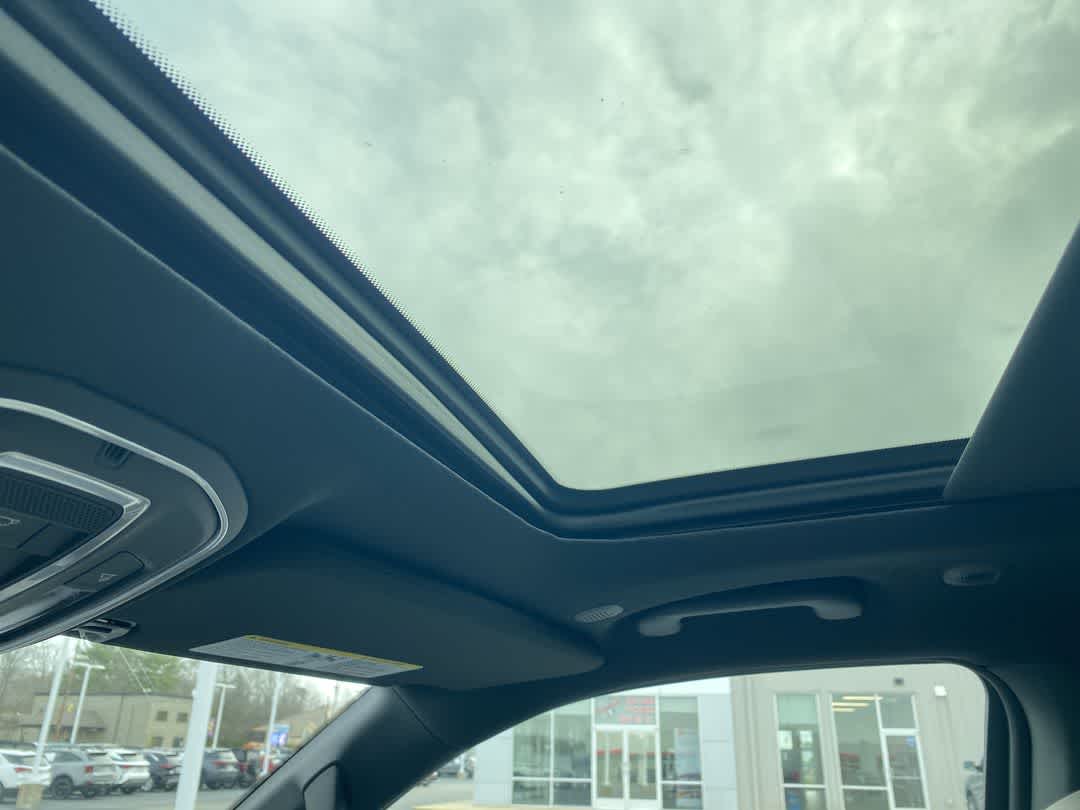 2026 Jeep Grand Wagoneer Base