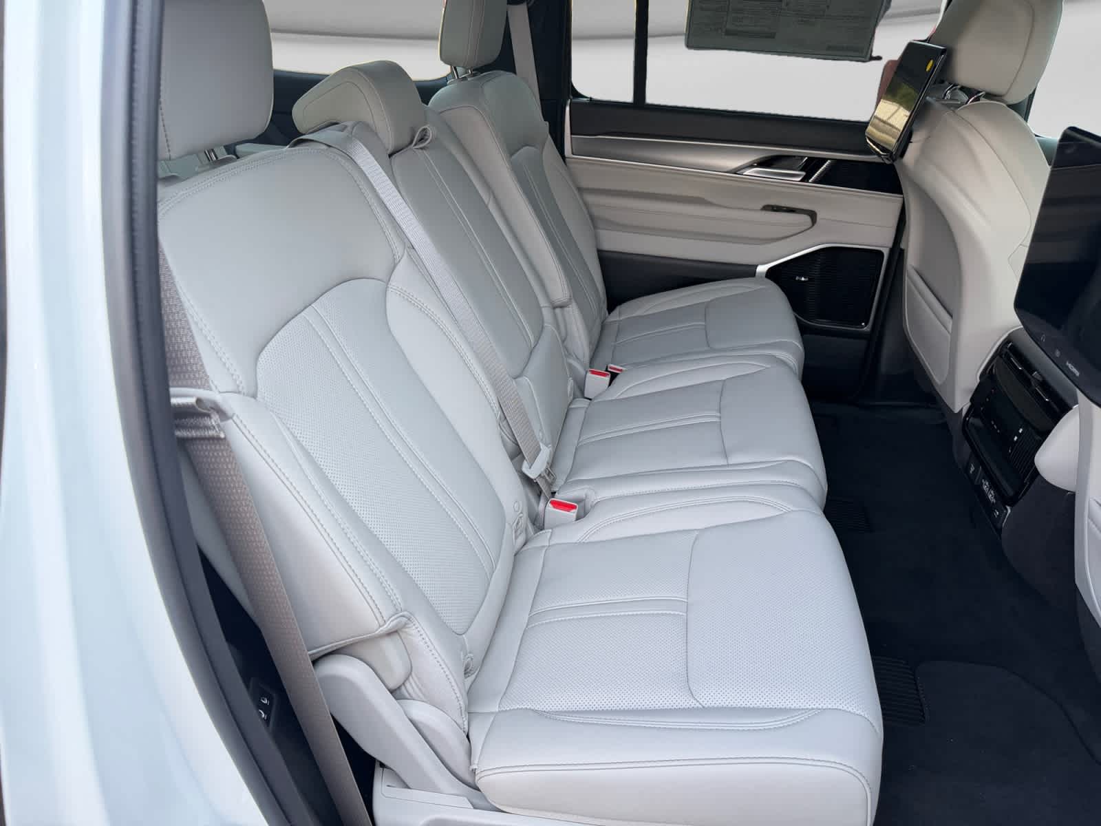 2026 Jeep Grand Wagoneer Limited Reserve