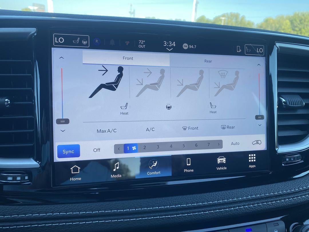 2026 Chrysler Pacifica Select