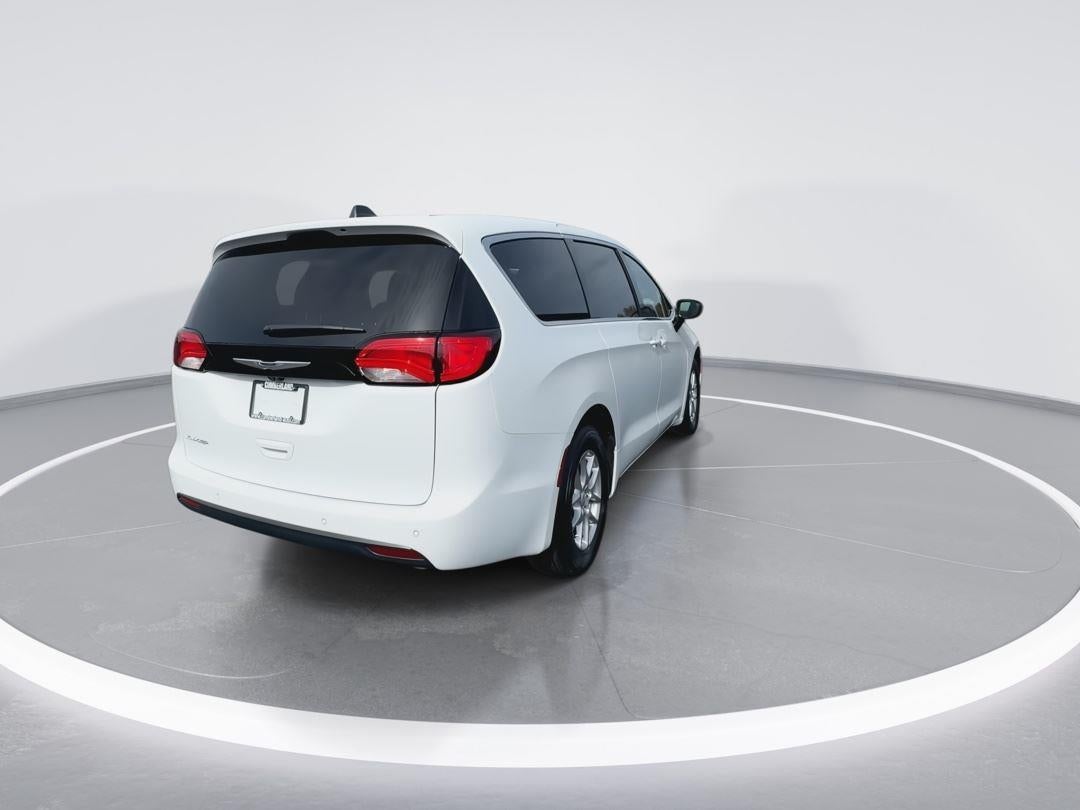 2026 Chrysler Voyager LX