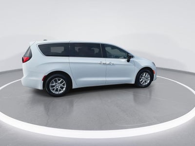 2026 Chrysler Voyager LX