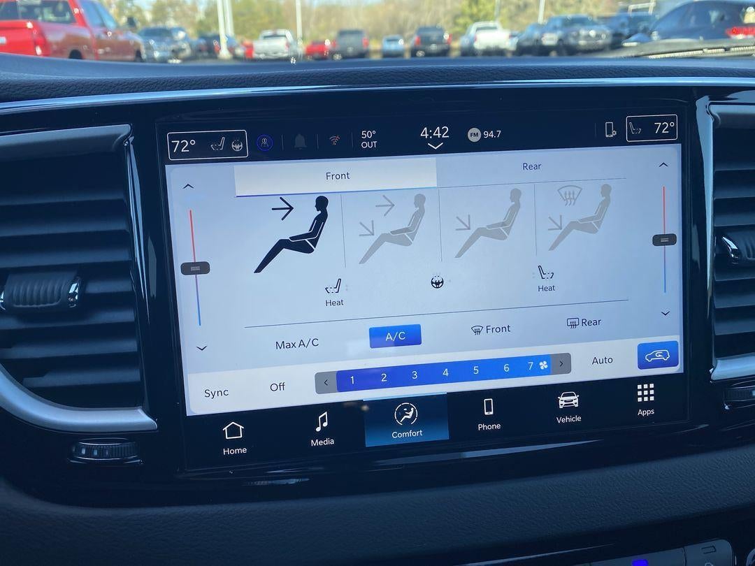 2026 Chrysler Voyager LX