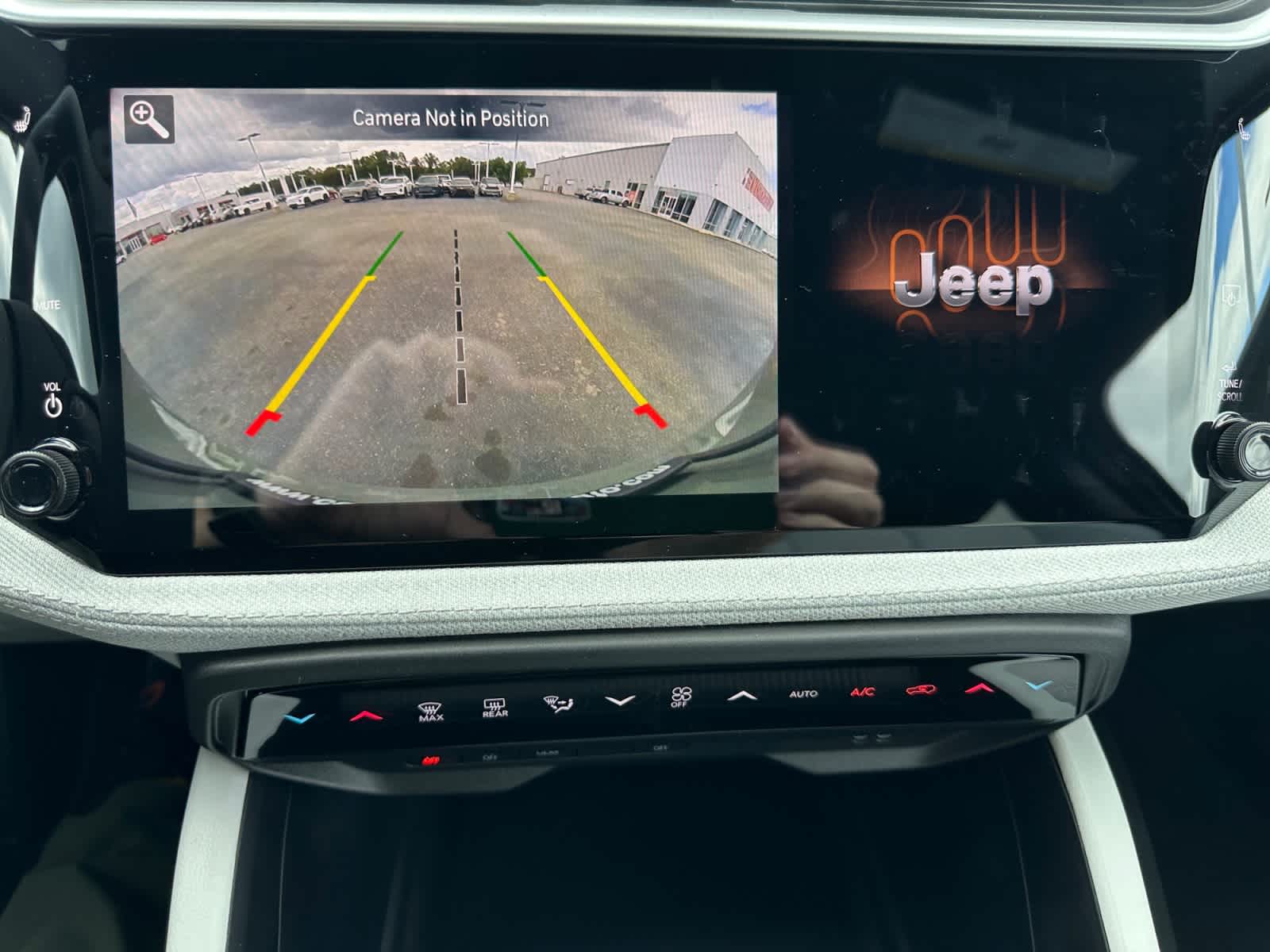 2026 Jeep Cherokee Laredo